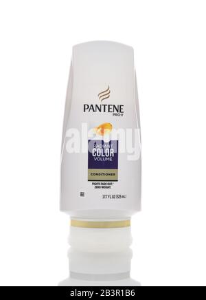 IRVINE, CALIF - AUGUST 30, 2018: Pantene Pro-V Conditioner. A bottle of Radian Color Volume hair care product. Stock Photo