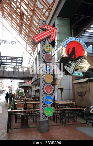 Fourth Street Live! a entertainment and retail complex with restaurants and hotels in Downtown Louisville.Louisville.Kentucky.USA Stock Photo