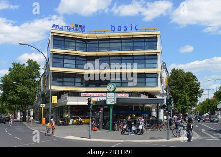 Aerztehaus, Walther-Schreiber-Platz, Steglitz, Berlin, Deutschland / Ärztehaus Stock Photo