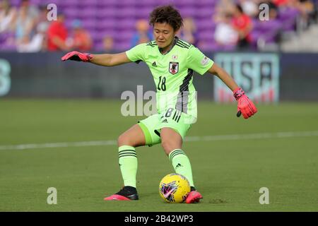 Orlando, Florida, USA. 5th Mar, 2020. Japan goalkeeper AYAKA YAMASHITA (18) passes the ball during the SheBelieves Cup Spain vs Japan match at Exploria Stadium in Orlando, Fl on March 5, 2020. Credit: Cory Knowlton/ZUMA Wire/Alamy Live News Stock Photo