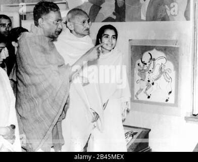 Mahatma Gandhi with artist Nandalal Bose at Shantiniketan, Calcutta, Kolkata, West Bengal, India, Asia, December 1945, old vintage 1900s picture Stock Photo