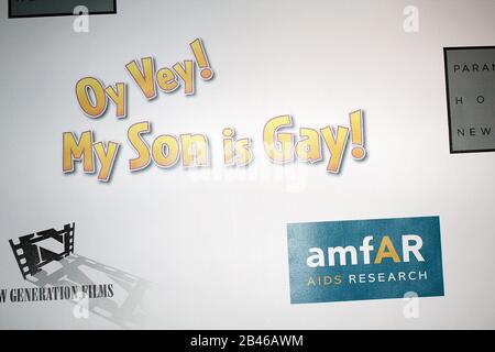 New York, NY, USA. 29 October, 2009. Atmosphere at the 'Oy Vey! My Son is Gay!' premiere at the Directors Guild Theatre. Credit: Steve Mack/Alamy Stock Photo