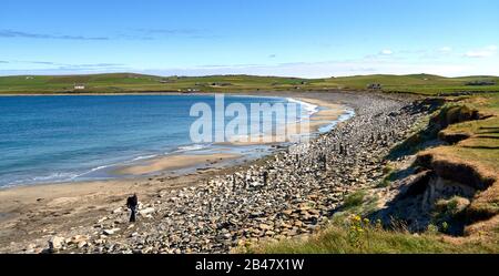 UK, Scotland, Orkney Islands is an archipelago in the Northern Isles of Scotland , Atlantic Ocean, pebble beach and sand Stock Photo