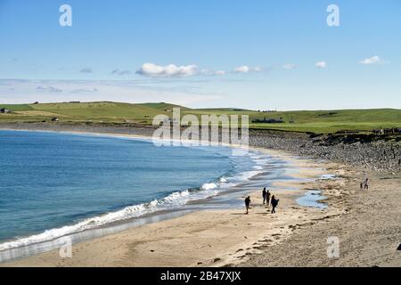 UK, Scotland, Orkney Islands is an archipelago in the Northern Isles of Scotland , Atlantic Ocean, pebble beach and sand Stock Photo