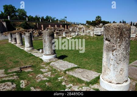 Greece, Athens. Area of Kerameikos (Ceramicus). Its name derives from 'potter's quarter'. Northwest of the Acropolis. View of the Pompeion, the public classical building, 4th century BC, where the sacral items used at the Panathenaic procession were kept. Stock Photo