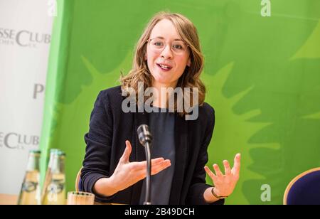 Munich, Bavaria, Germany. 6th Mar, 2020. EVA LETTENBAUER of the Bavarian Greens. Assisting Munich mayoral candidate Kathrin Habenschaden ahead of the coming elections, Green party head Robert Habeck and Bavarian co-head Eva Lettenbauer held a press conference in Munich to discuss the plans of the party for the city of Munich. Credit: Sachelle Babbar/ZUMA Wire/Alamy Live News Stock Photo