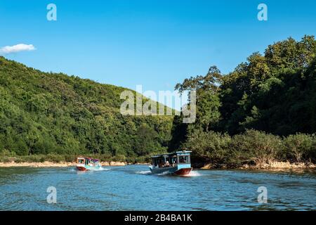 Laos, Phongsaly province, near Muang Khua town, boats on the Nam Ou river Stock Photo