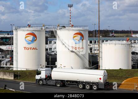 Duesseldorf, North Rhine-Westphalia, Germany - Total, aviation fuel storage tanks at Duesseldorf airport. Duesseldorf, Nordrhein-Westfalen, Deutschlan Stock Photo