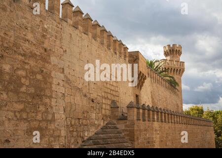 Almudaina Palace Walls, Palma de Mallorca, Mallorca (Majorca), Balearic Islands, Spain, Europe Stock Photo