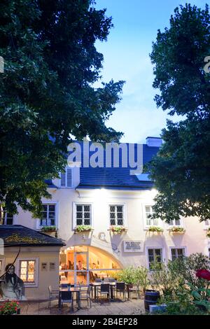 Hinterbrühl, restaurant and hotel Höldrichsmühle, where, according to legend, Franz Schubert was inspired to his song Am Brunnen vor dem Tore in Wienerwald, Vienna Woods, Niederösterreich, Lower Austria, Austria Stock Photo