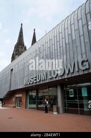 Germany, North Rhine-Westphalia, Cologne, Museum Ludwig, Cologne Cathedral Stock Photo