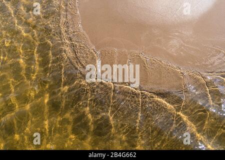 Estland, Peipsi Järv, Peipsi-See, Strand bei Kauksi, Wasser- und Sandstrukturen Stock Photo