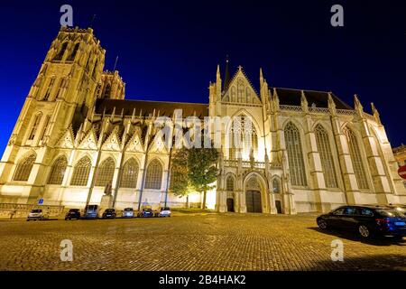 Europe, Belgium, Brussels, Cathedral St. Michael and St. Gudula, evening, illuminated Stock Photo