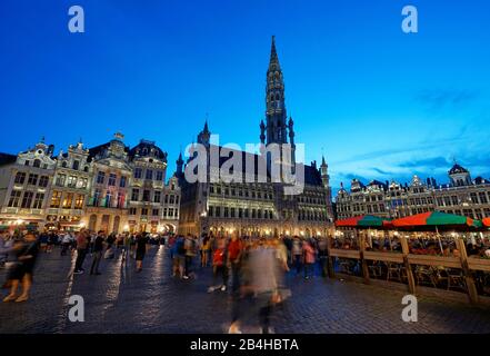 Europe, Belgium, Brussels, Old Town, Grand Place, Grote Markt, Historic Buildings, City Hall, Tourists, evening, illuminated
