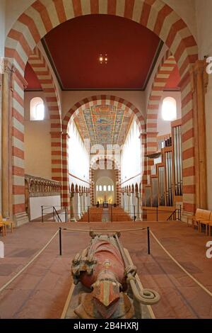 Inside of the early Romanesque church St. Michael with Bernward tomb, Hildesheim, Lower Saxony, Germany Stock Photo