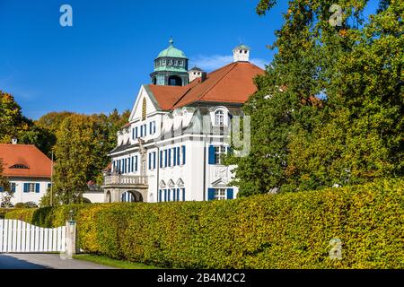 Deutschland, Bayern, Oberbayern, Pfaffenwinkel, Murnau am Staffelsee, Ortsteil Neuegling, Schloss Neuegling Stock Photo