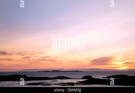 Meer, Felsen, Island, Stykkishólmur Stock Photo