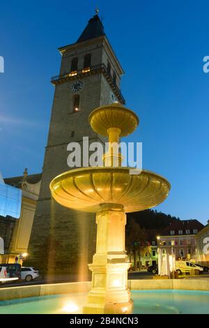 Judenburg, city tower Stadtturm, main square Hauptplatz, fountain in Austria, Styria, Murau-Murtal Stock Photo