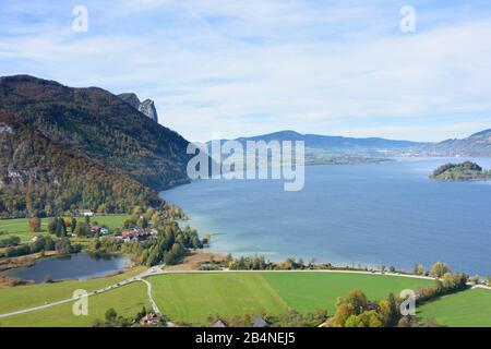 Mondsee, lake Mondsee, view to mountain Drachenwand in Salzkammergut area, Salzburg, Austria Stock Photo