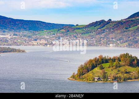 Mondsee, lake Mondsee, view to town Mondsee in Salzkammergut area, Salzburg, Austria Stock Photo
