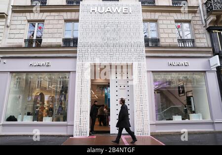 Beijing, China. 5th Mar, 2020. Photo taken on March 5, 2020 shows Huawei's flagship store in Paris, France. China's technology giant Huawei opened its first flagship store in France on Thursday. Credit: Gao Jing/Xinhua/Alamy Live News Stock Photo