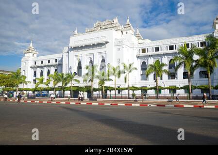 YANGON, MYANMAR - DECEMBER 17, 2016: City Hall building on a sunny morning Stock Photo