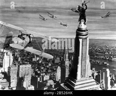 Kong at top of Empire State Building in New York Publicity Still for Climactic Battle in KING KONG 1933 directors Merian C. Cooper and Ernest Schoedsack story Merian C. Cooper and Edgar Wallace screenplay Ruth Rose and James Creelman music Max Steiner visual effects supervisor Willis H. O'Brien producer David O. Selznick RKO Radio Pictures Stock Photo