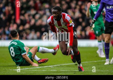 London, UK. 07th Mar, 2020. Josh Dasilva of Brentford celebrates after scoring his team's fourth goal during the EFL Skybet championship match, Brentford v Sheffield Wednesday at Griffin Park stadium in London on Saturday 7th March 2020. this image may only be used for Editorial purposes. Editorial use only, license required for commercial use. No use in betting, games or a single club/league/player publications. pic by Tom Smeeth/Andrew Orchard sports photography/Alamy Live news Credit: Andrew Orchard sports photography/Alamy Live News Stock Photo