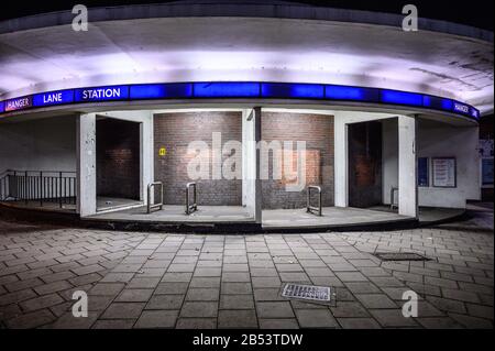 Hanger Lane Underground station Stock Photo