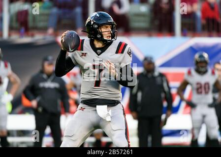 East Rutherford, New Jersey, USA. 29th Feb, 2020. New York Guardians  quarterback Luis Perez (7) in action during the XFL game against the Los  Angeles Wildcats at MetLife Stadium in East Rutherford