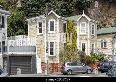 WELLINGTON, NEW ZEALAND - November 13 2019: cityscape with picturesque traditional Victorian house at Oriental Parade neighborhood, shot in bright clo Stock Photo