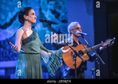 Noa performing at Palau de la Música Catalana-, Barcelona 7 Mar. 2020. Photographer: Ale Espaliat Stock Photo