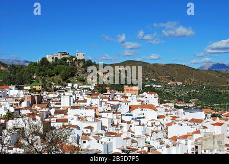 General view of the town with a castle on the hilltop, Monda, Malaga Province, Andalusia, Spain, Western Europe. Stock Photo