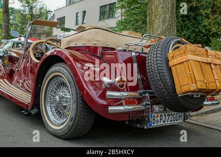 Welfenallee, Berlin, Germany - june 16, 2018: Details of a red Jaguar Oldtimer at the Vintage car meeting in Berlin Stock Photo