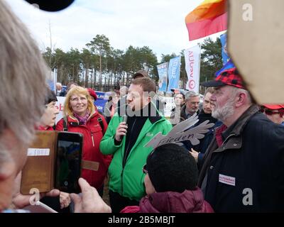 Ministerpräsident Michael Kretschmer bei der Gegen-Demo zu der DEFENDER 2020 Veranstaltung in Weisswasser am 8.3.2020 Stock Photo