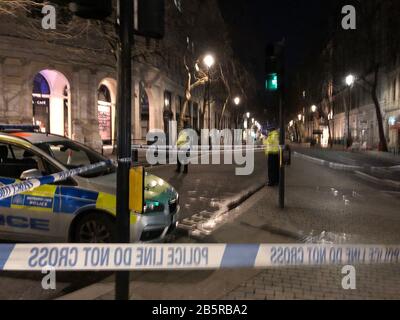 BEST QUALITY AVAILABLE A picture of a police cordon in Westminster after a man brandishing knives was shot dead by police on Sunday night. Stock Photo