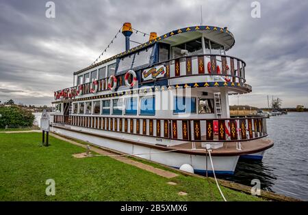 Southern Comfort Paddle Steamer On The Norfolk Broads Stock Photo Alamy