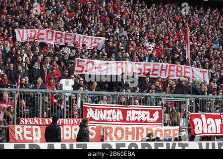 Munich, Deutschland. 08th Mar, 2020. firo: 08.03.2020, football, 1.Bundesliga, season 2019/2020, FC Bayern Mssnchen - FC Augsburg 2: 0, fans, FC Bayern Mssnchen, FCB, Bayern, Mssnchen, banner, general, | usage worldwide Credit: dpa/Alamy Live News Stock Photo