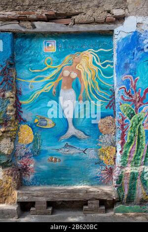 One of the many side streets in Getsemani with hidden murals and graffiti. Stock Photo
