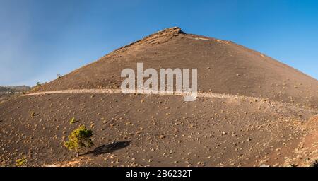 San Antonio Volcano, one of numerous eruptive centres on the active Cumbre Vieja stratovolcano in La Palma, Canary Islands Stock Photo