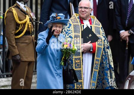 London, UK. 9th Mar, 2020. The Queen leaves Westminster Abbey after attending the annual church service on Commonwealth Day. Credit: Stephen Chung/Alamy Live News
