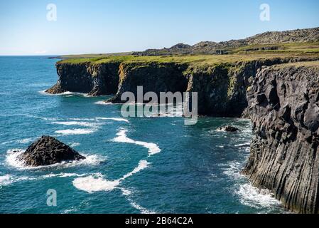 The cliffs between Arnarstapi and Hellnar in Snaefellsnes, west Iceland Stock Photo