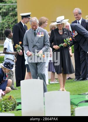 Fromelles ,France:17 Jul,2010 Prince Charles and Camilla Parker-Bowles at the reinterment of the Unknown Soldier (WWI) Pheasant Wood, Fromelles France  Jayne Russell/Alamy Stock Image Stock Photo