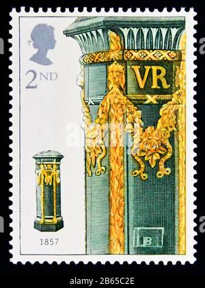 Postage stamp. Great Britain. Queen Elizabeth II. 150th Anniversary of the First Pillar Box. Green Pillar Box 1857. 2nd. 2002. Stock Photo