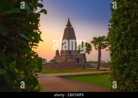 Landscape Sunset at Wat Panyanuntharam -  Khlong Hok Subdistrict, Khlong Luang District, Pathum Thani Province, thailand. Stock Photo