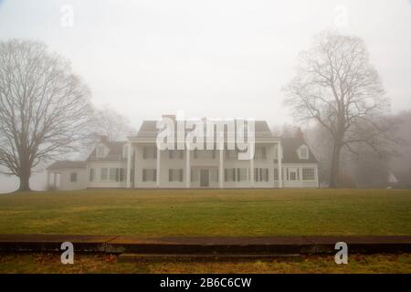 Pope Riddle House in fog, Hill-Stead Museum, Farmington, Connecticut Stock Photo