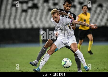 Rio De Janeiro, Brazil. 10th Mar, 2020. During Botafogo x Paraná, a match valid for the Copa do Brasil, held at the Nilton Santos stadium, located in the city of Rio de Janeiro, this Tuesday (10). Credit: Nayra Halm/FotoArena/Alamy Live News Stock Photo