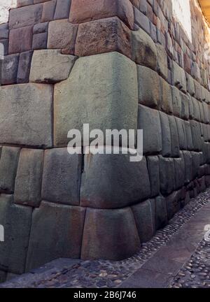 Famous twelve-angle stone of an Incan Palace, Cusco. Peru Stock Photo ...