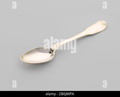 Dessertspoonful the crest Clifford, CC-1960-101-I De eivormige bak van de lepel heeft een versmald uiteinde en is aan zowel boven- als onderzijde door middel van enkel lof verbonden met de platte, gebogen steel, die zich verbreedt naar het spatelvormige uiteinde. Boven- en onderzijde van de steel worden omgeven door een dubbele filetrand, die bij het uiteinde ingezwenkt is. Op de onderzijde van de spatel van zowel de lepels als de vorken is het helmteken Clifford gegraveerd. Manufacturer : zilversmid: Roelof HelwegPlaats manufacture: Amsterdam Dating: 1806 Material: zilver  Dimensions: l 18,8 Stock Photo