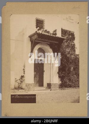 Door of a Moorish house Porte d'une maison mauresque (title object) Door of a Moorish house porte d'une maison mauresque (title object) Property Type: photographs Item number: RP-F 00-9264 Inscriptions / Brands: annotation, recto, handwritten: '[...]' number, recto, printed: '119' Manufacturer : photographer: anonymous date: 1950 - 1900 Material: cardboard paper Technique: albumen print sizes: cardboard: h 314 mm × W 234 mm Subject: parts of church exterior and annexesornament  moresqueD Stock Photo